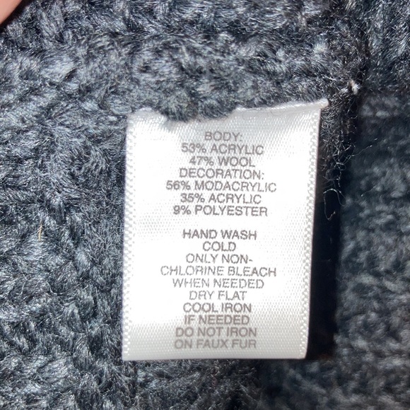 Cable Knit Vest Cabincore Wool Blend Faux Fur Trim Charcoal - Picture 9 of 16